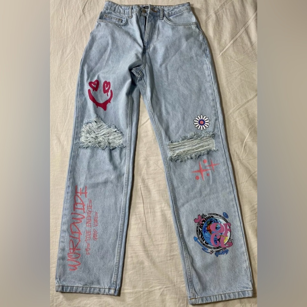 Boohoo women jean “Woman FCL - Limited Edition” - Size 6 HARD TO FIND!!